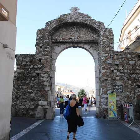 C'Est La Vie Taormina Apartment Bagian luar foto