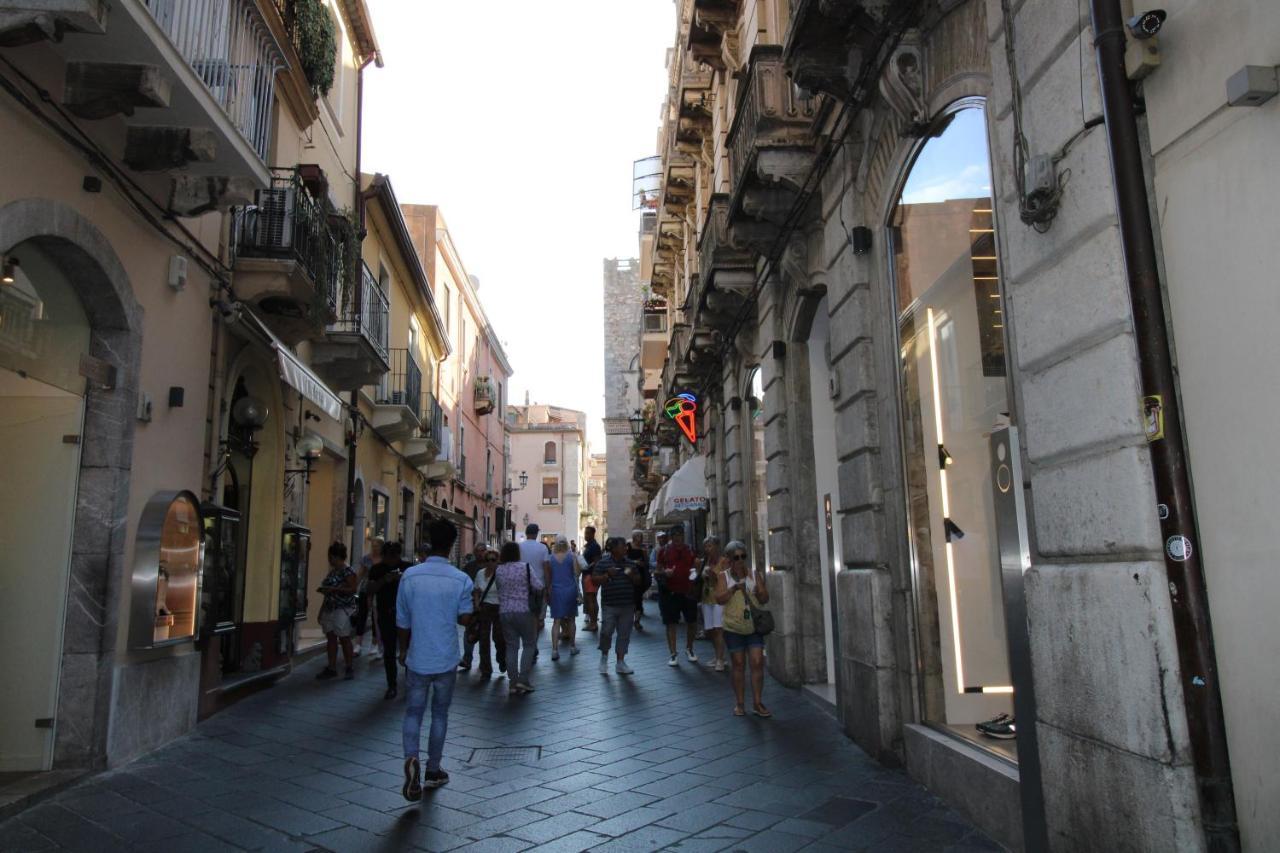 C'Est La Vie Taormina Apartment Bagian luar foto