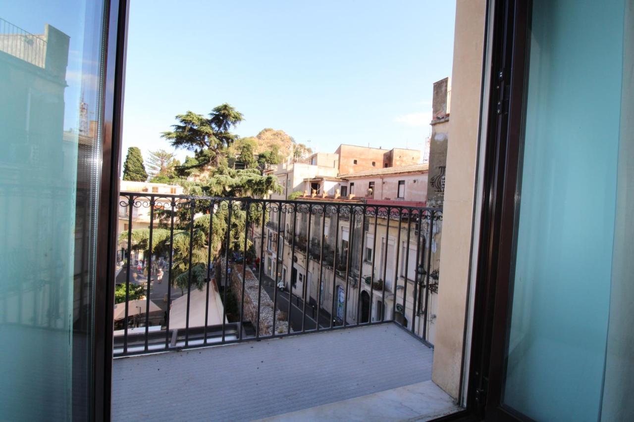 C'Est La Vie Taormina Apartment Bagian luar foto