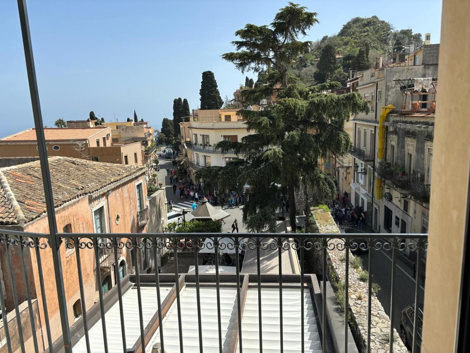 C'Est La Vie Taormina Apartment Bagian luar foto